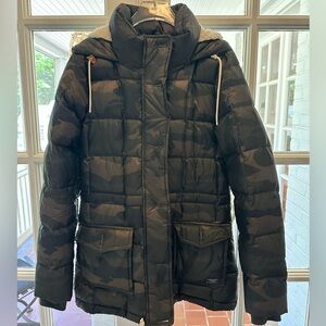 Abercrombie & Fitch Camo Down Coat